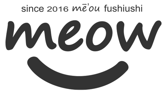 愛猫におしゃれな首輪。岩手県盛岡市周辺でオーダーメイドの首輪の販売を行う「meowねこのくびわの店」